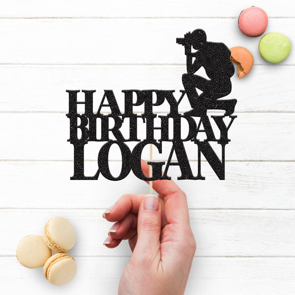 Personalised Kneeling Photographer Cake Topper – Name - view 3